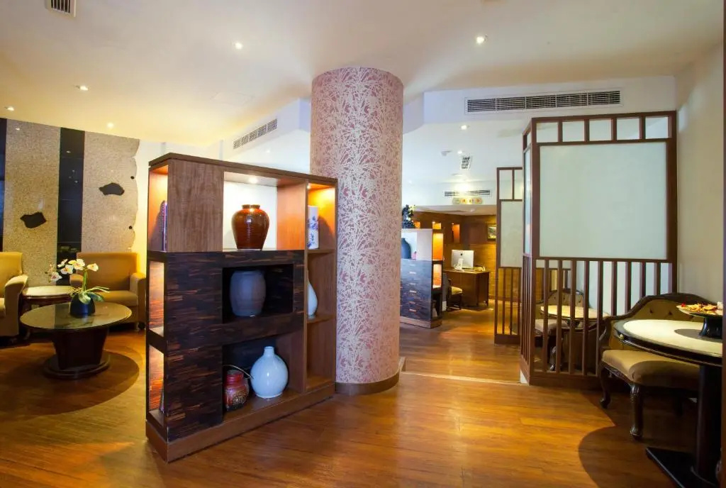 Lobby & Reception