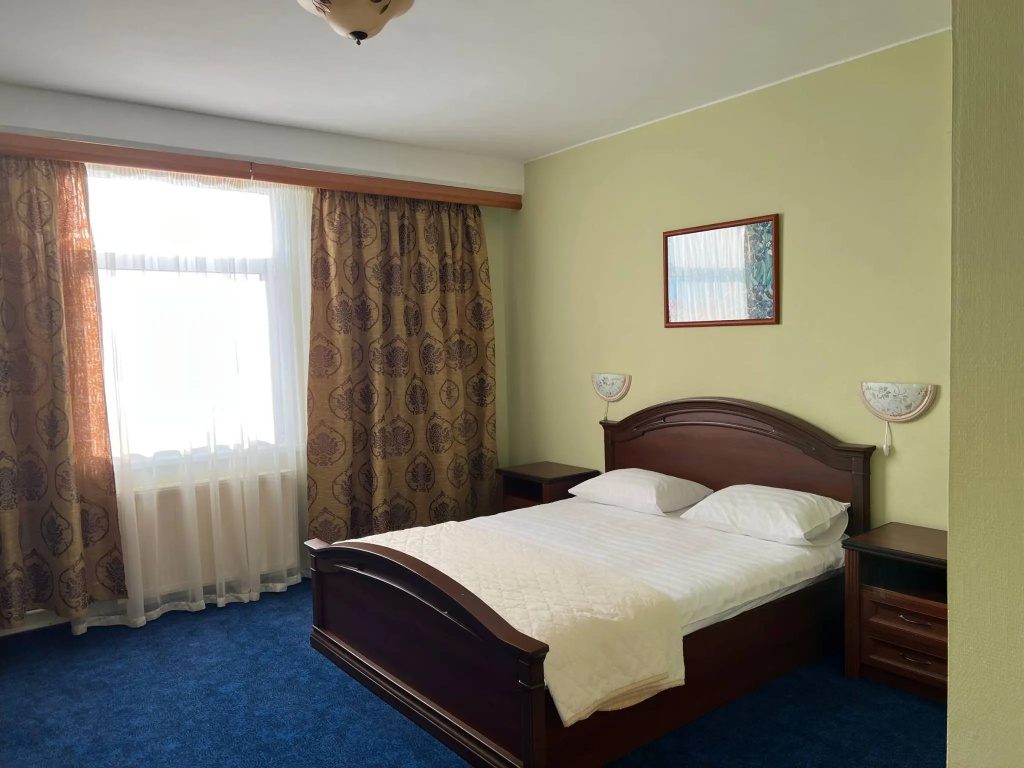Double Suite (full double bed)