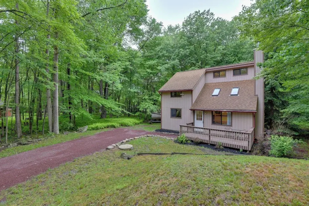 Deck & Fire Pit: Pocono Lake Home Near Skiing!