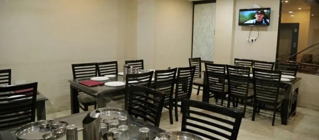Hotel Lokpriya Inn - фото 10