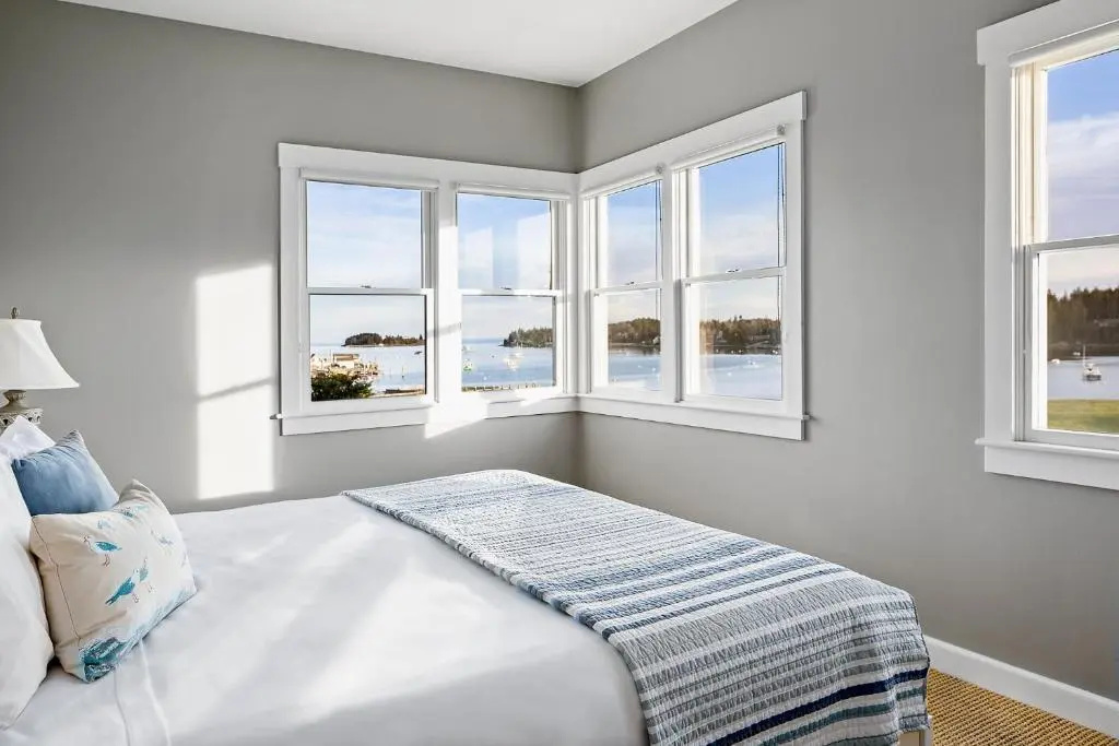 Deluxe Double room (full double bed)
