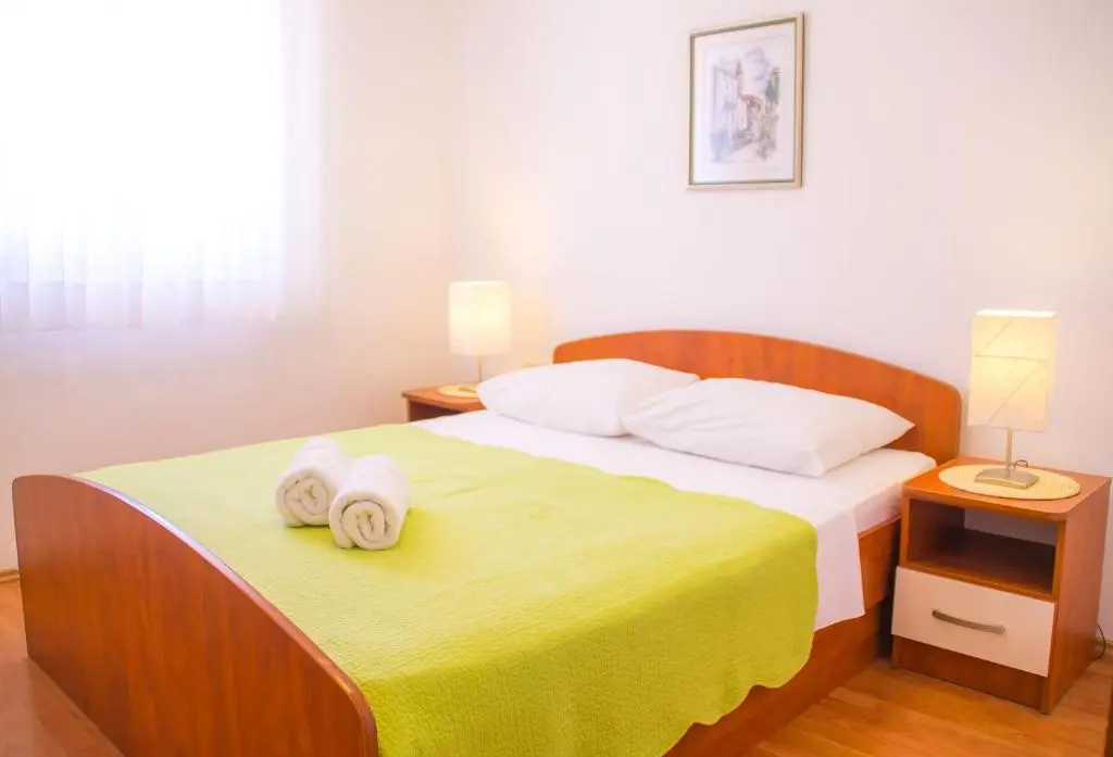 2 Bedrooms Apartment