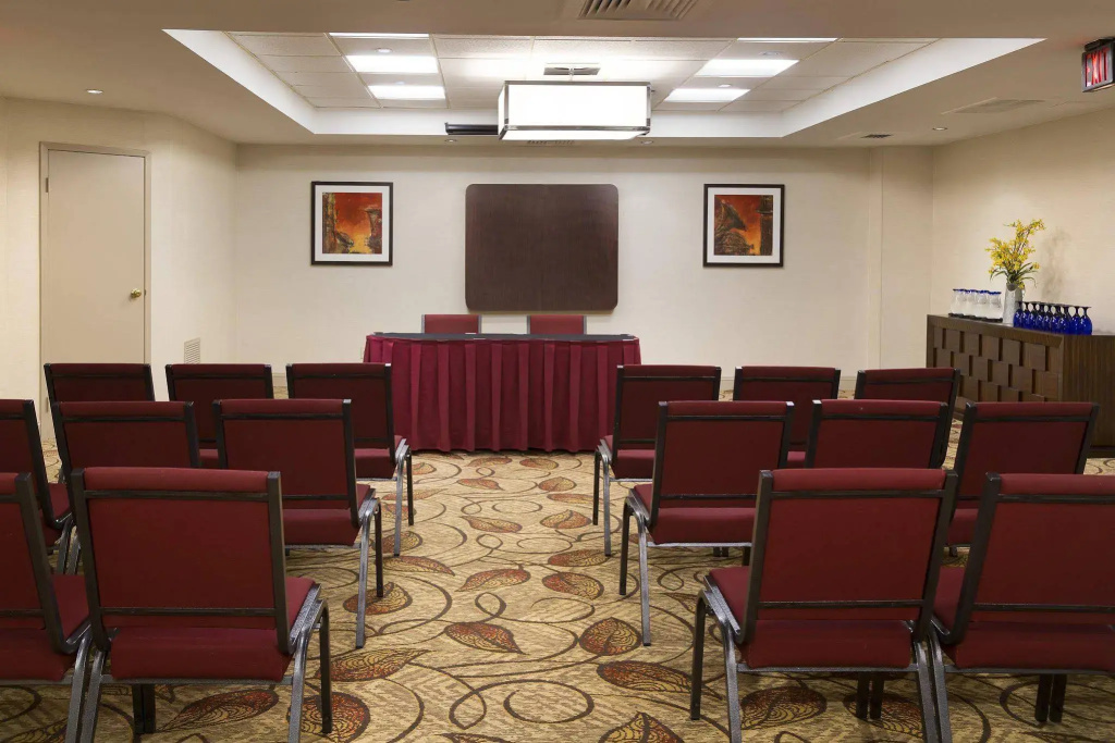DoubleTree Suites by Hilton Nashville Airport - Général