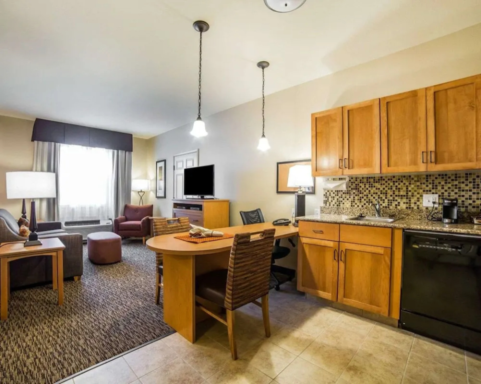 Double Suite (full double bed)