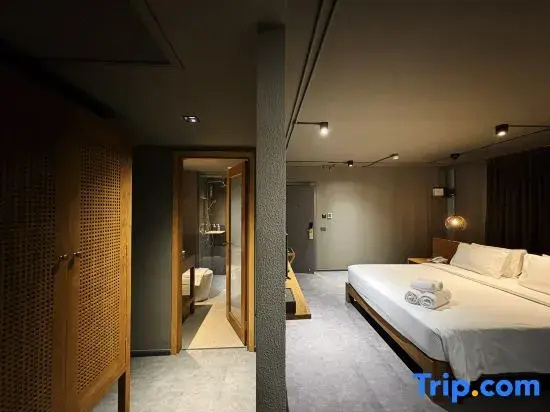 Premier room