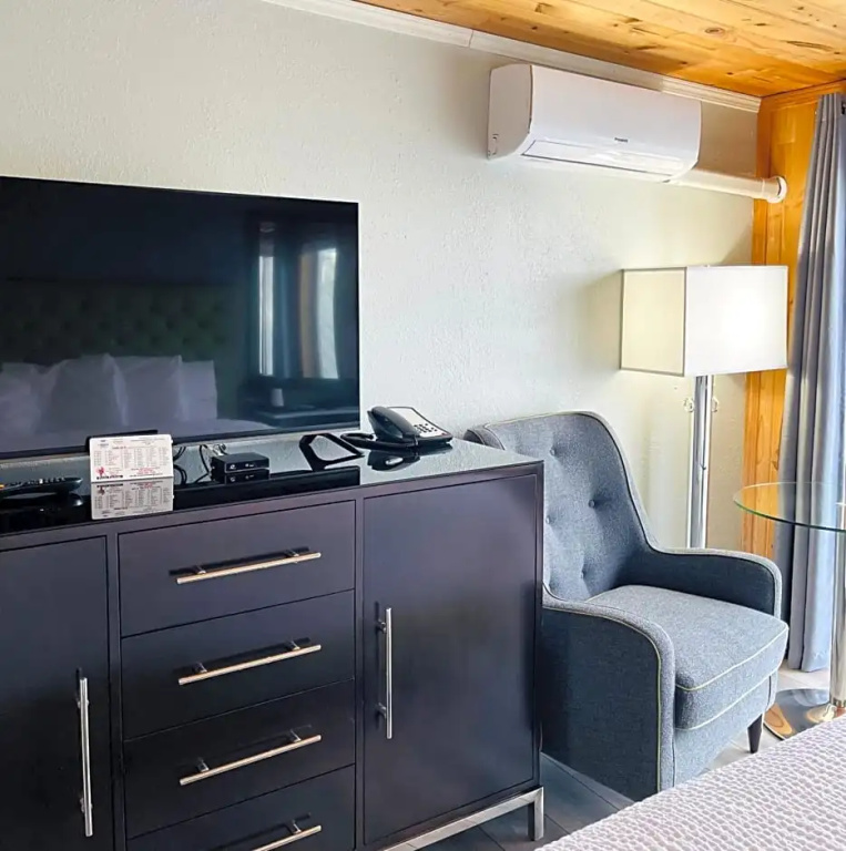 Standard Double room with balcony (full double bed)