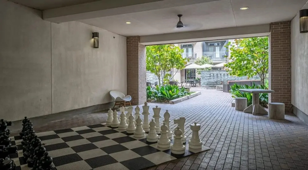 Revive Tanglewood Stunning 2BR in Uptown Houston