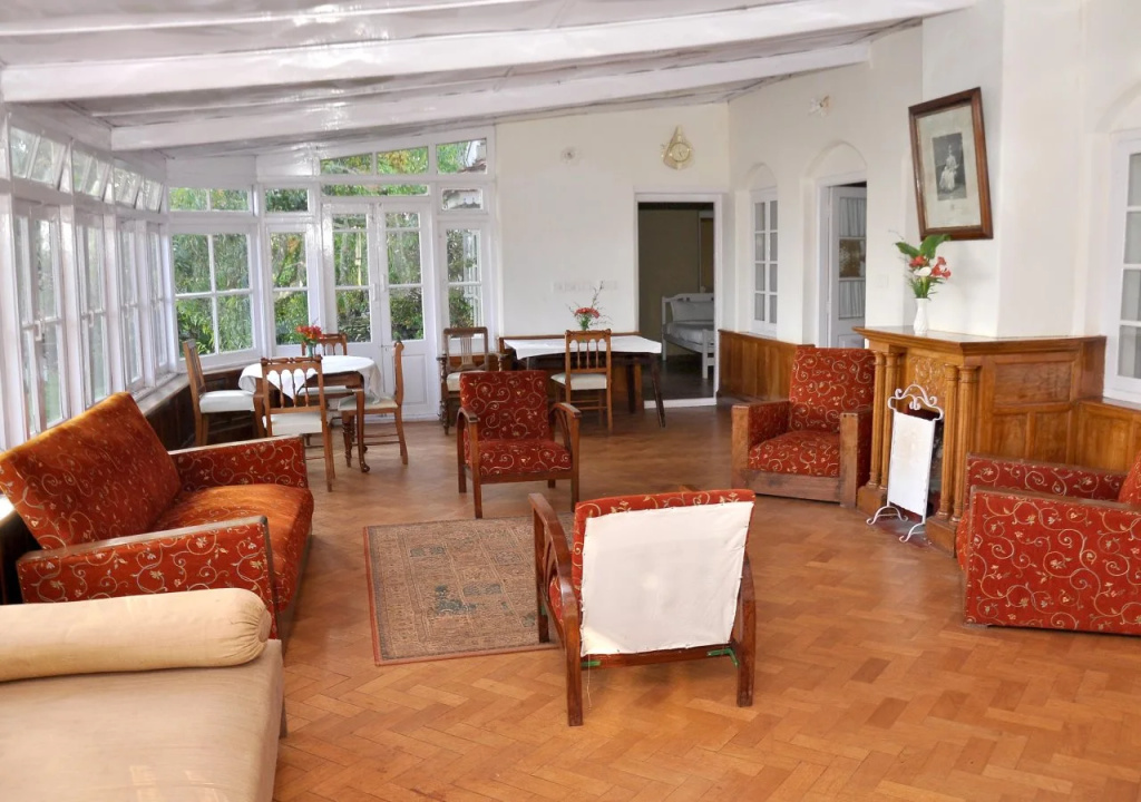 Lobby & Reception