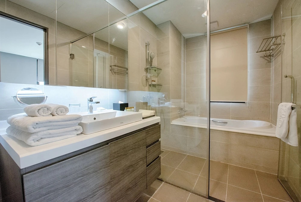 1 Bedroom Superior Double room with city view (full double bed)