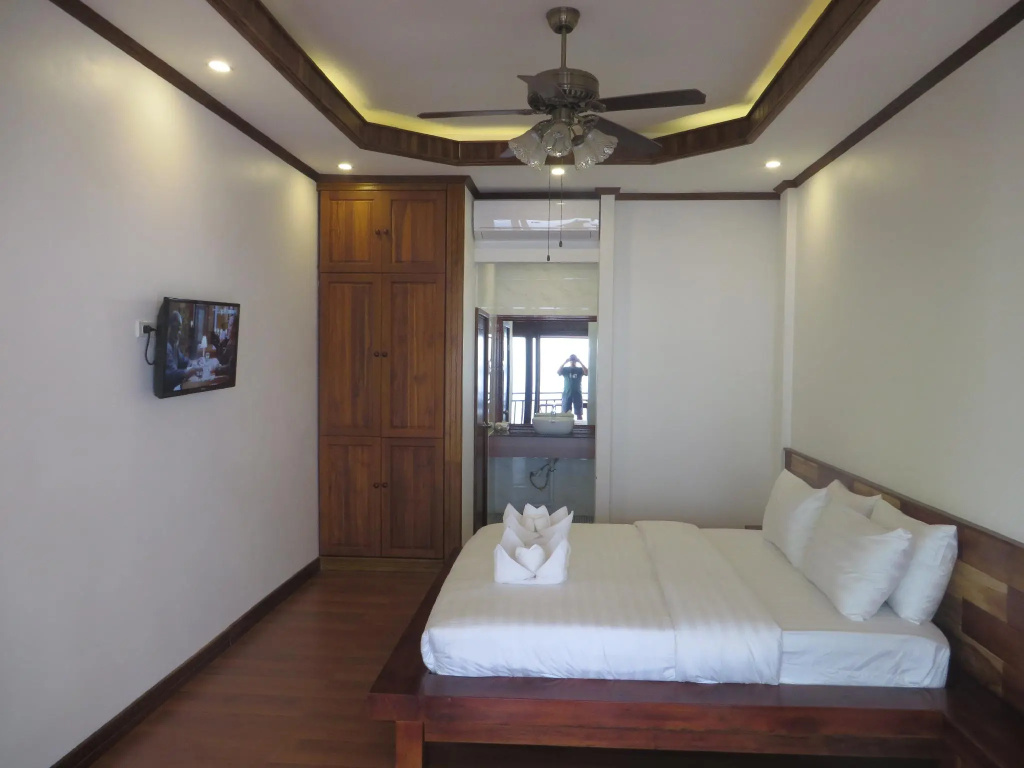 Superior Double room (full double bed)