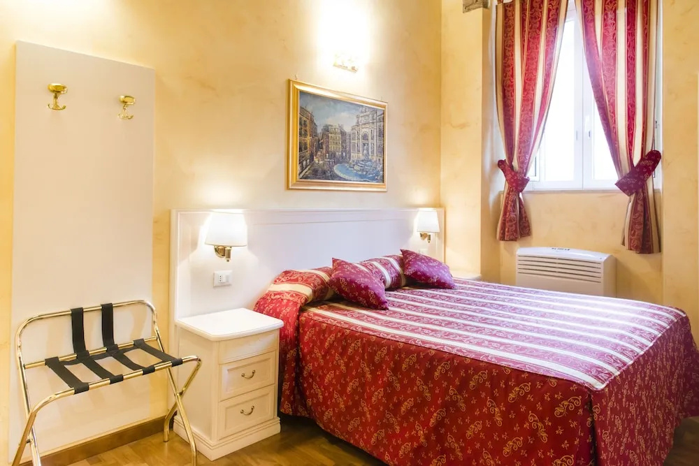 1 Bedroom Standard Double room with city view (full double bed)