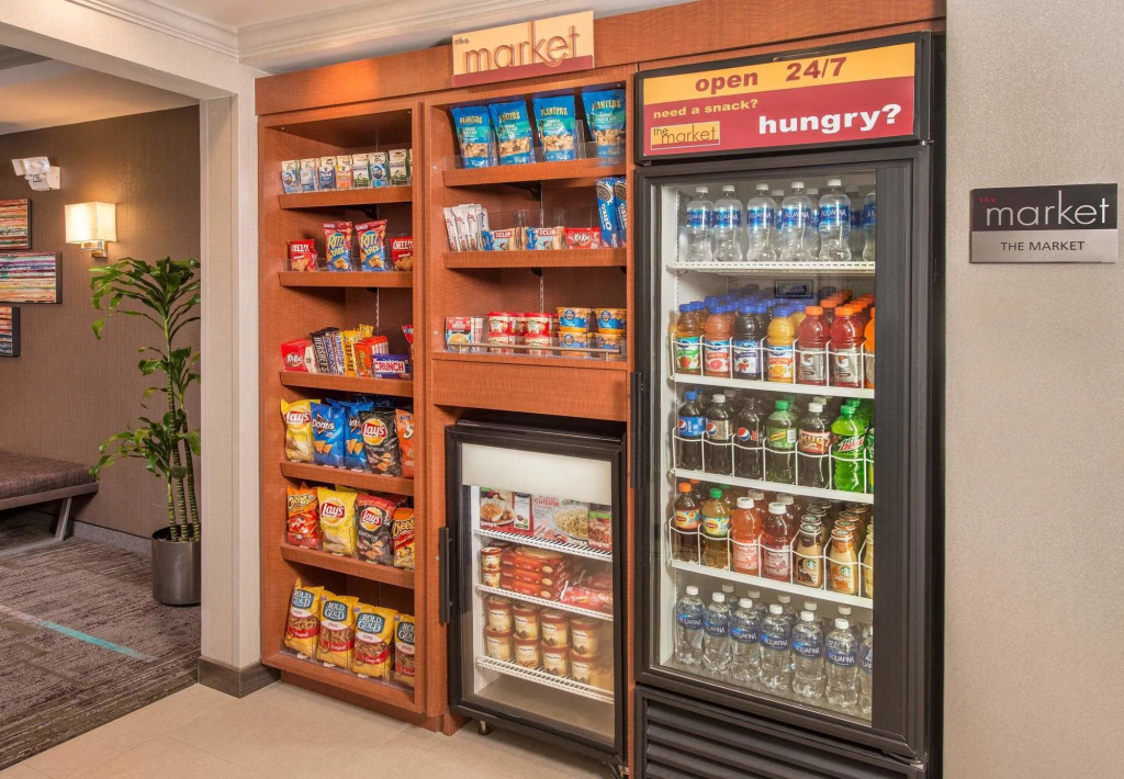 Food & Beverage