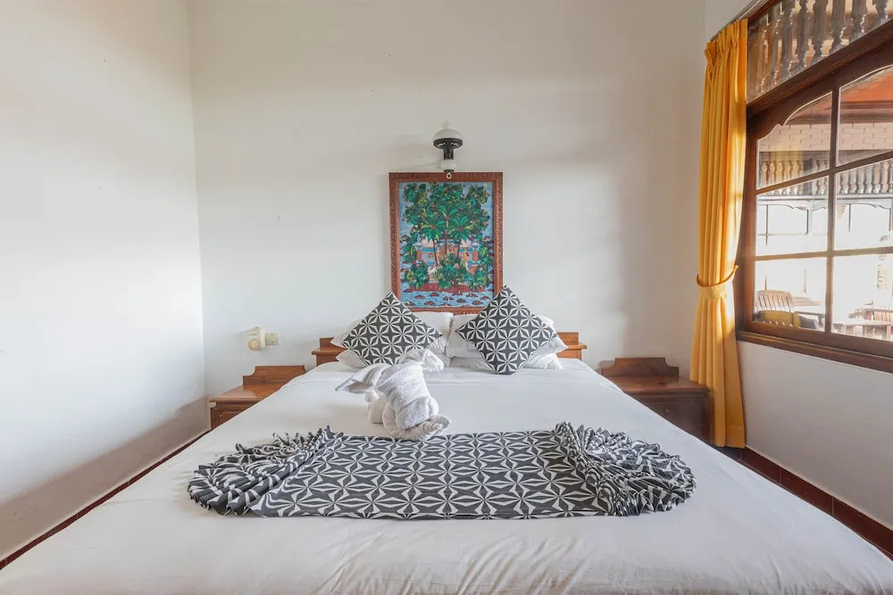 Standard Double room with balcony (full double bed)