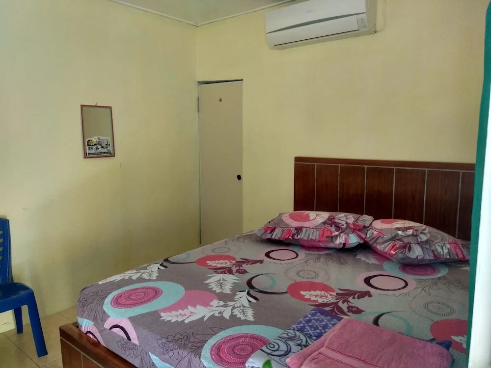 Economy room