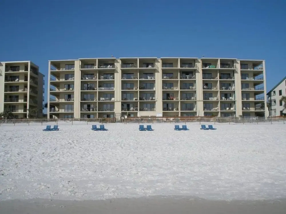 Mariner East Beach Resort Unit: 108 by Forehand Rentals