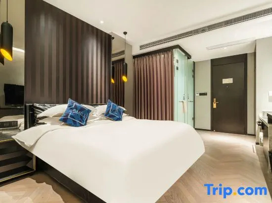 Deluxe Double room (full double bed)
