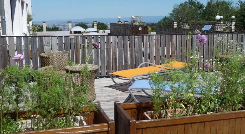 Balcony & Terrace