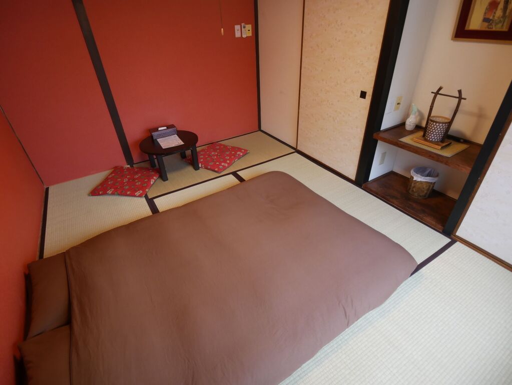 J-Hoppers Hiroshima Guesthouse by null