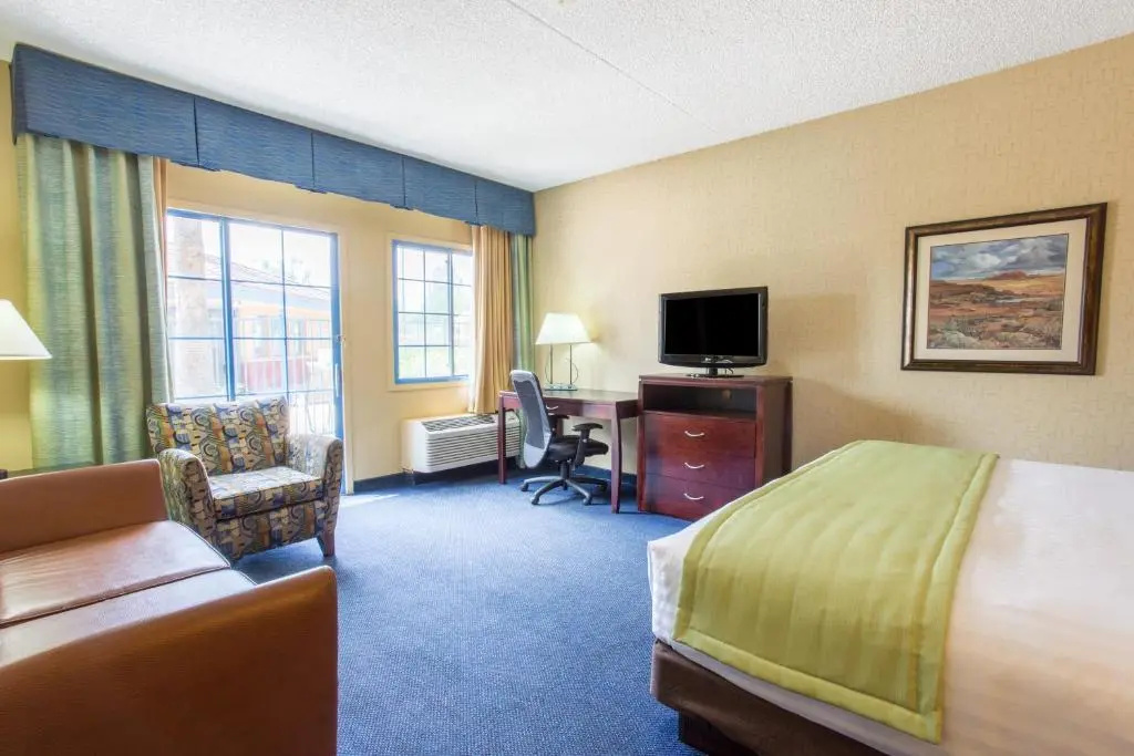 Days Inn & Suites by Wyndham Mesa Near Phoenix - Chambres