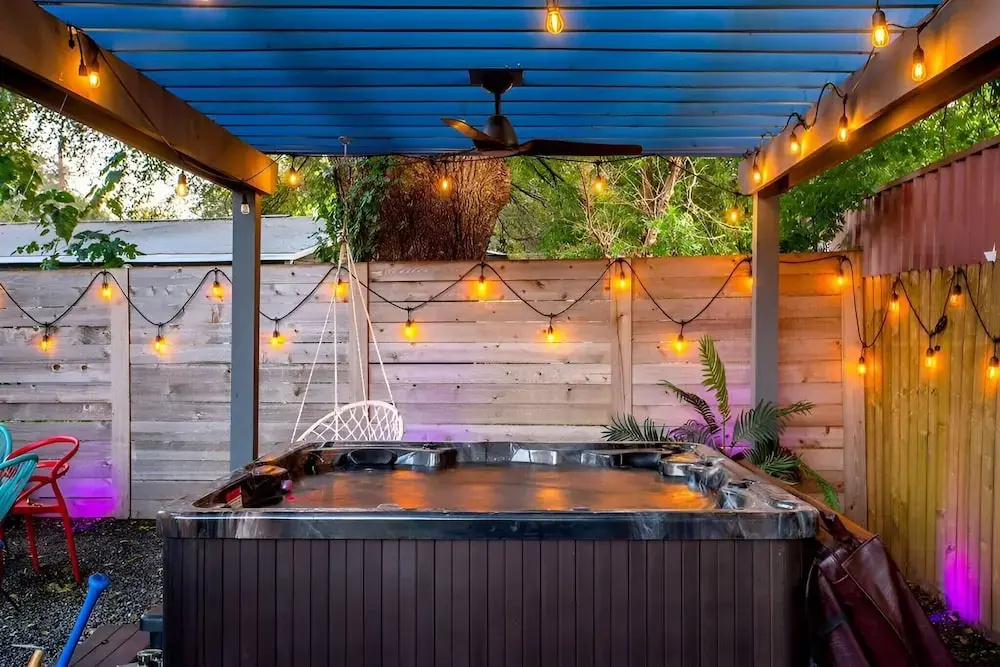 Heated Pool Haven w Hot Tub 3 min to DT