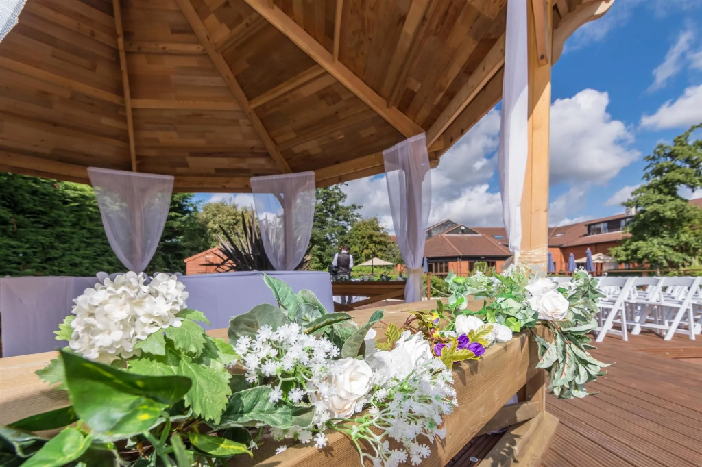 Balcony & Terrace