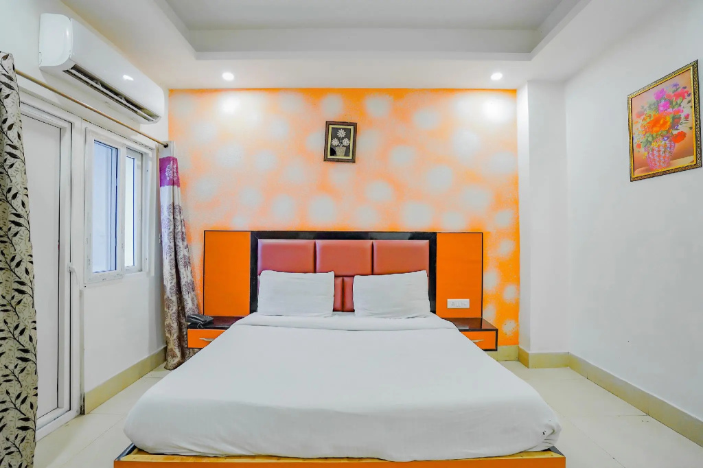 OYO 79070 Carnival Stays