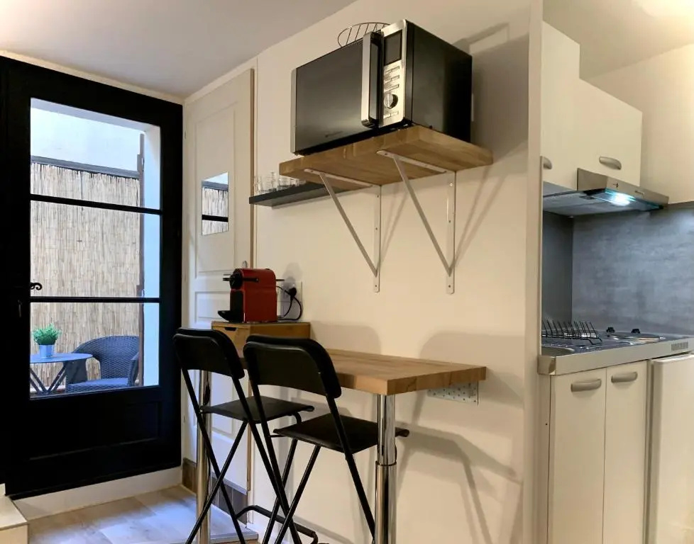 Voir la photo 1 — Petit Studio Terrasse Toulon Vieille Ville