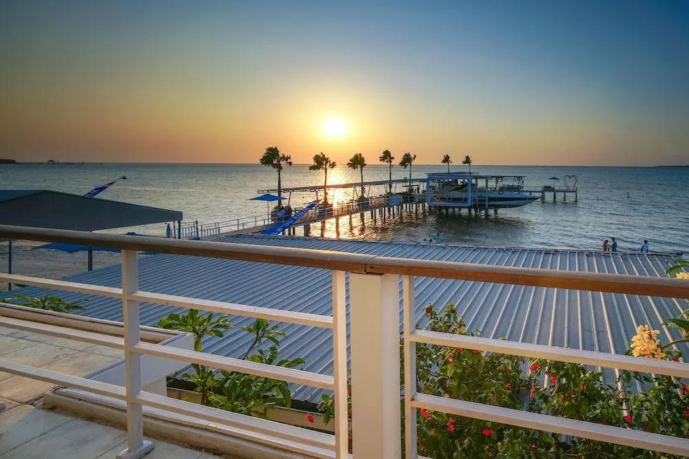 Beach & Waterfront