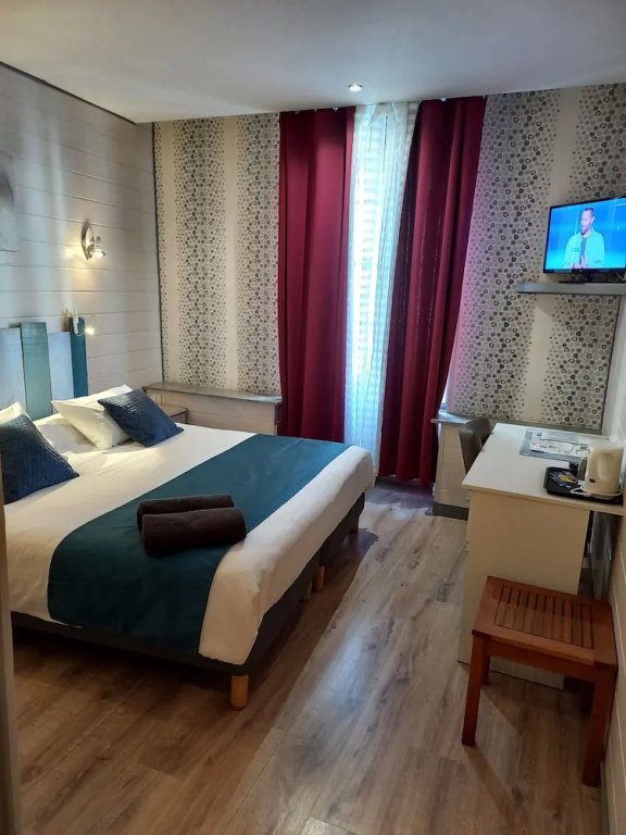 Standard Double room (full double bed)