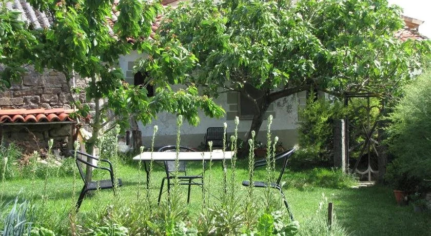 Hostal Huartearena