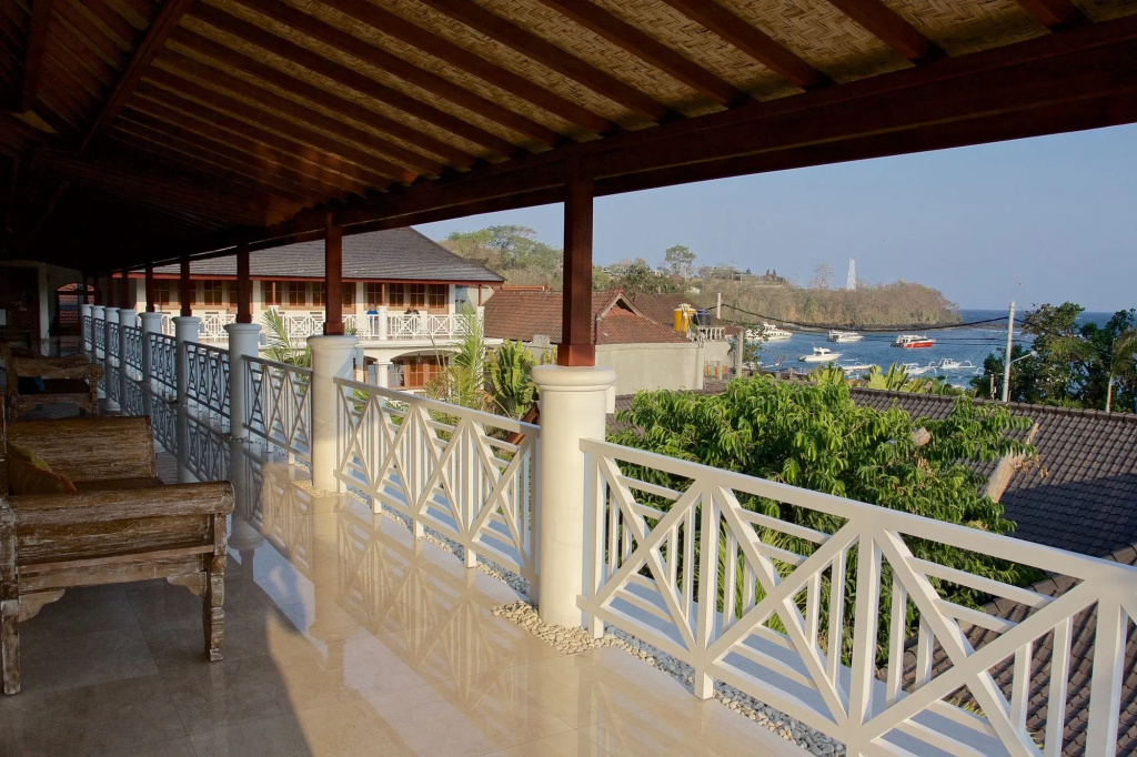 Balcony & Terrace