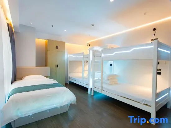 Bed in Dorm