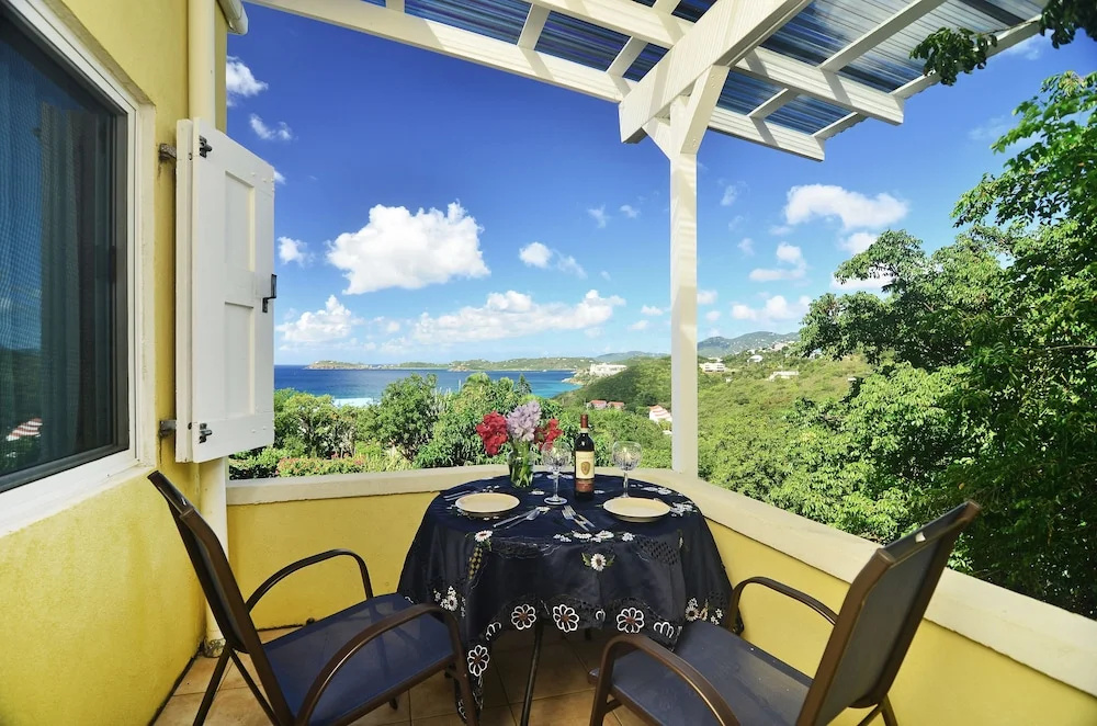 Quadruple Apartment with partial ocean view