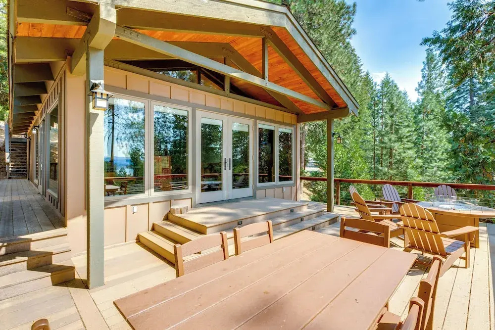 1 Mi to Beach & Golf Course! Lake Almanor Cabin