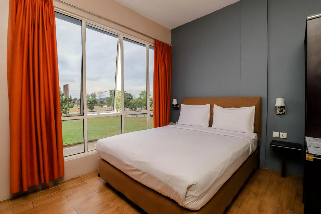 Deluxe Double room (full double bed)