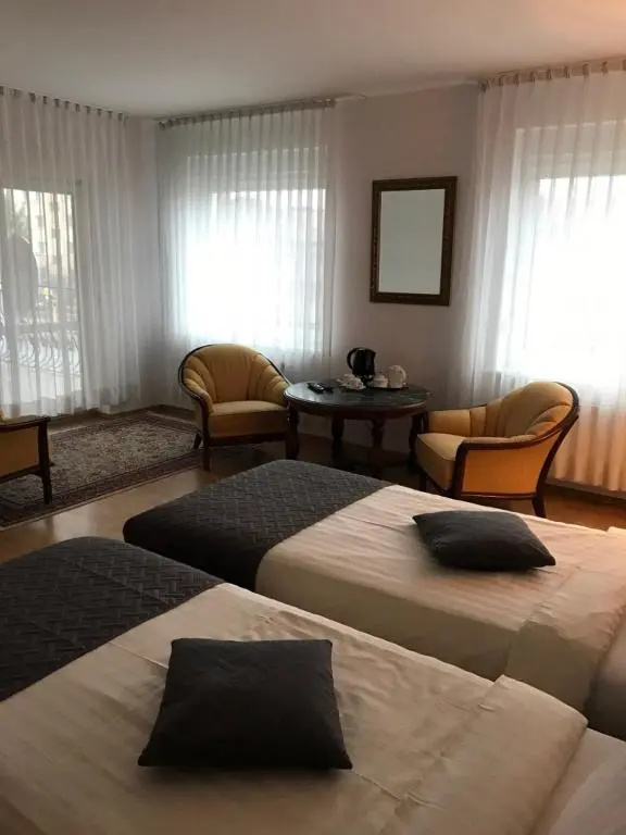 Deluxe Double room with balcony (full double bed)