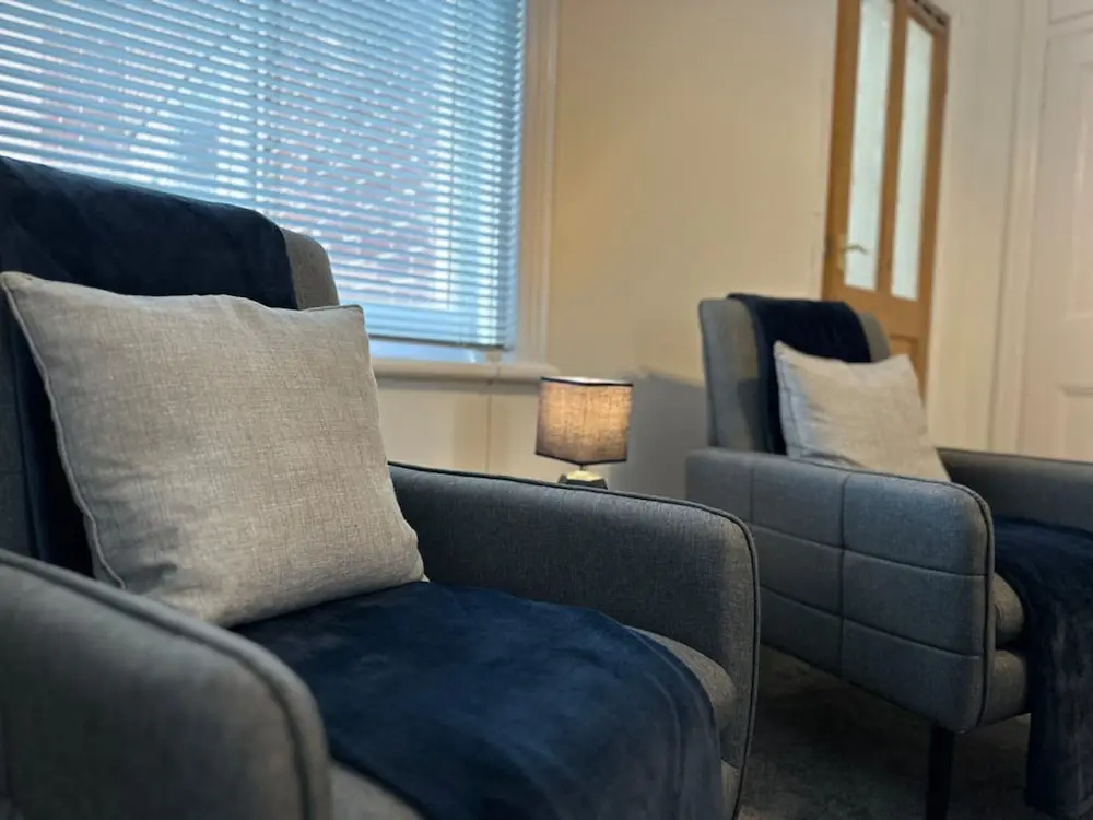 Alice Street Retreat - 1BR Sleeps 4 Street Parking