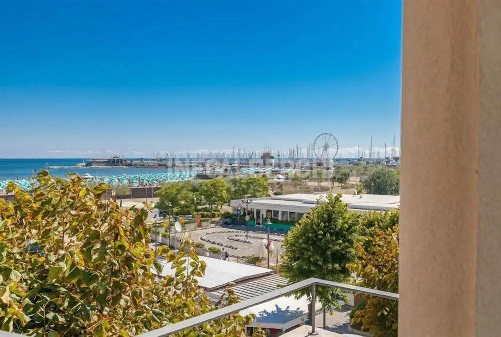 Superior Double room with balcony and with sea view (full double bed)