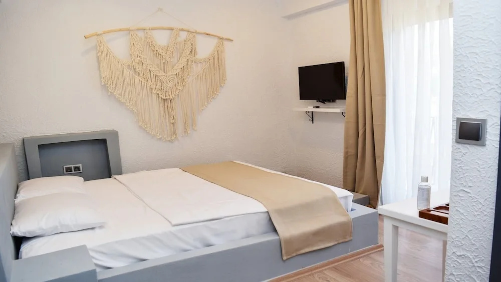 Standard Double room with balcony and with garden view (full double bed)
