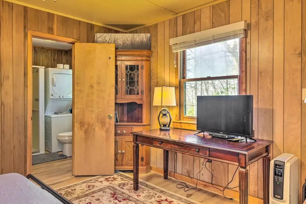 8 Acres + Hiking Trails: Little Switzerland Escape - фото 6