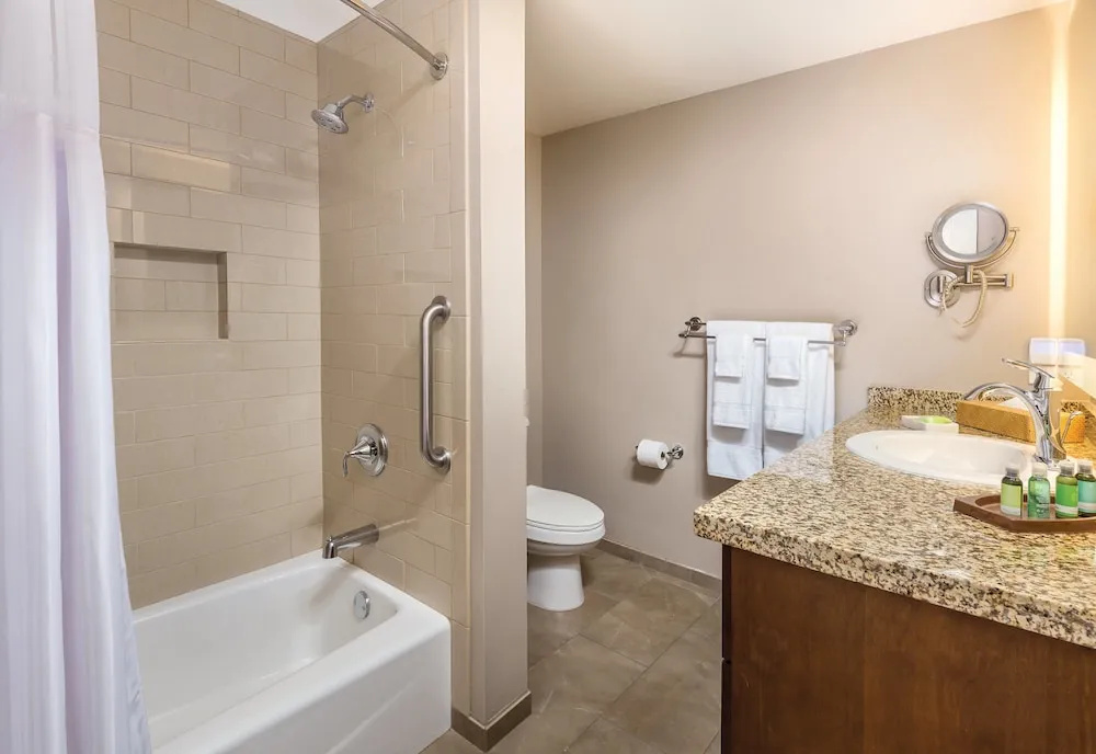 1 Bedroom Deluxe room with courtyard view