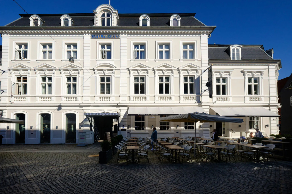 Hotel photo 1