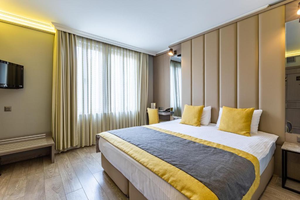Двухместный номер двуспальная кровать в Seraglio Hotel & Suites