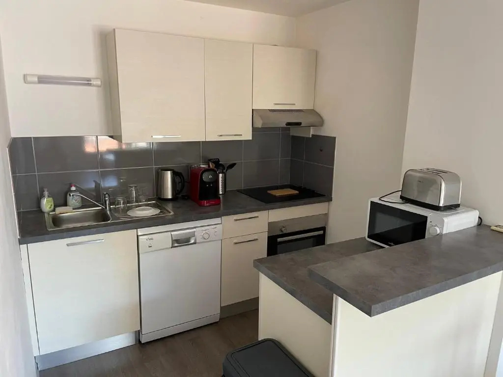 1 Bedroom Apartment