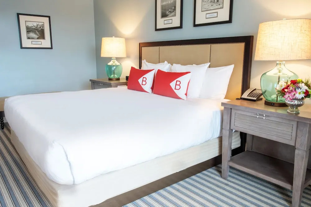 Standard Double room with balcony (full double bed)