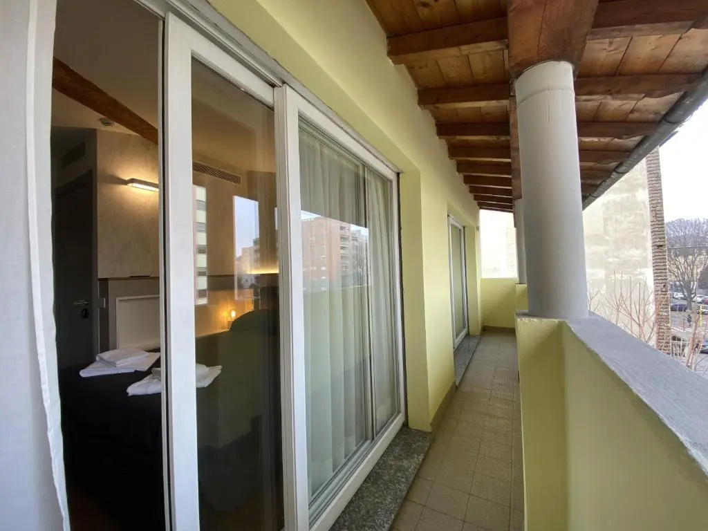 Luxury Double room (full double bed)