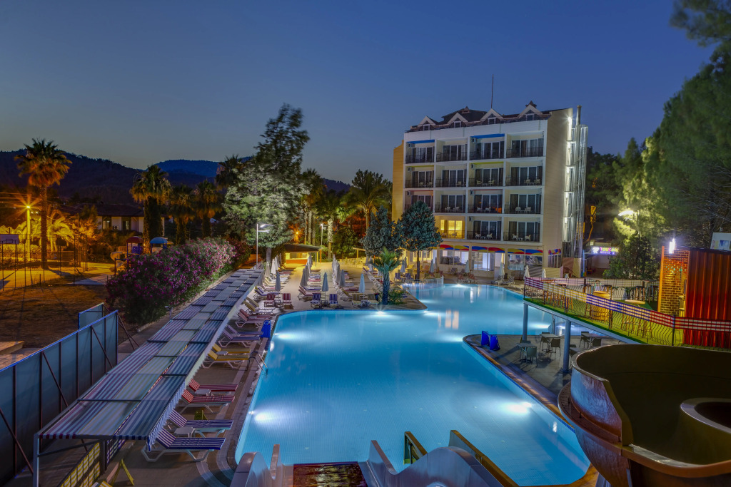 Smart Voxx Resort Hotel image