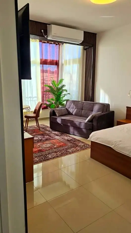 Deluxe Studio