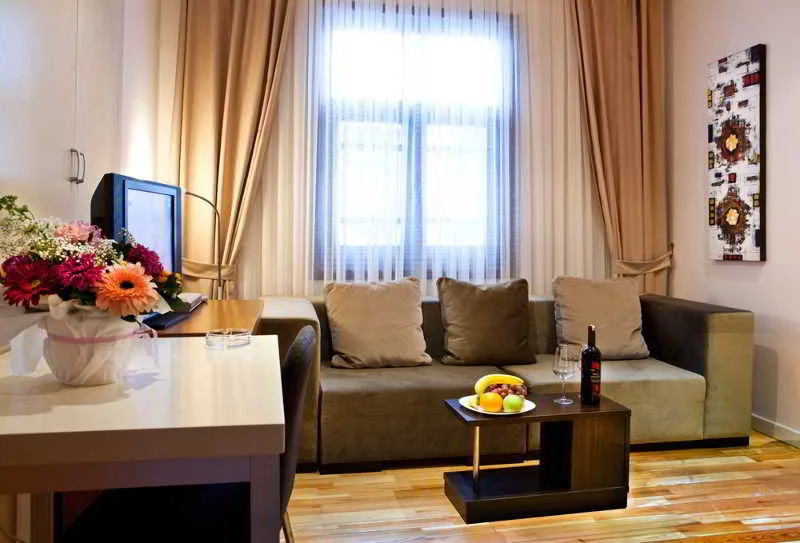 Lobby & Reception