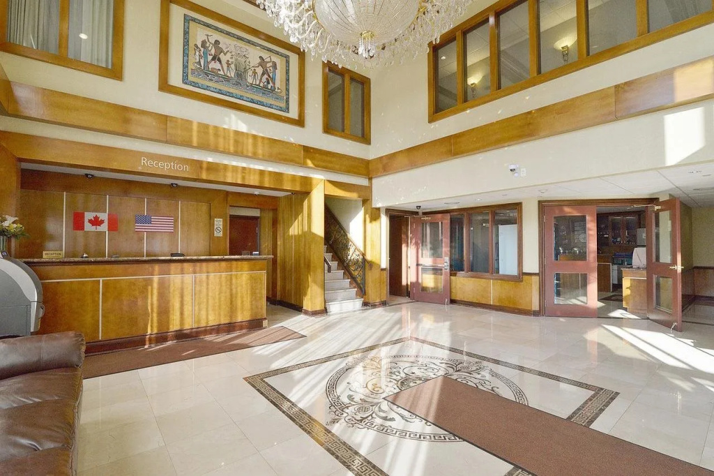 Woodbine Hotel and Suites — фото